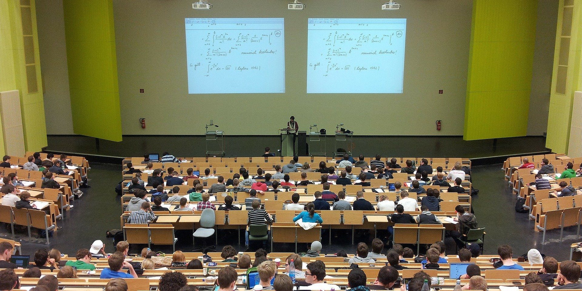 university-g84b562681_1920