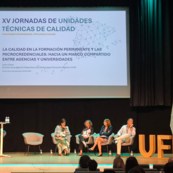 Javier Oliver, director general de la AVAP, en la ponencia sobre calidad en la formación permanente y microcredenciales durante las XV Jornadas de Unidades Técnicas de Calidad en la Universidad Fernando Pessoa Canarias (UFPC).